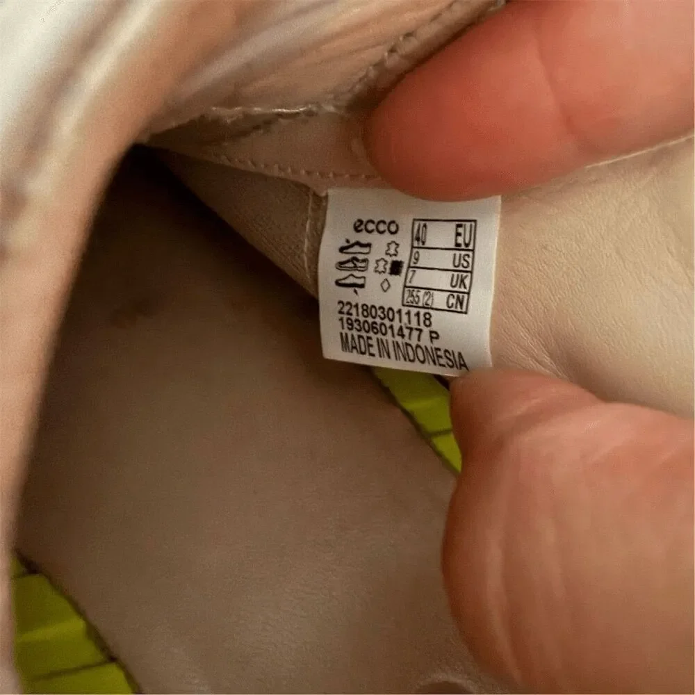 Ecco flexure cap